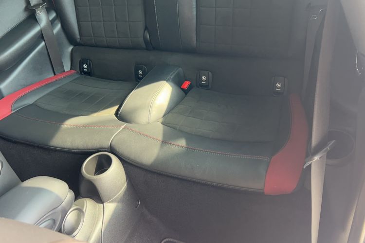 Used MINI JCW 2018 2.0T JOHN COOPER WORKS ALL-IN Interior 4