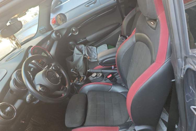 Used MINI JCW 2018 2.0T JOHN COOPER WORKS ALL-IN Left Front Seat