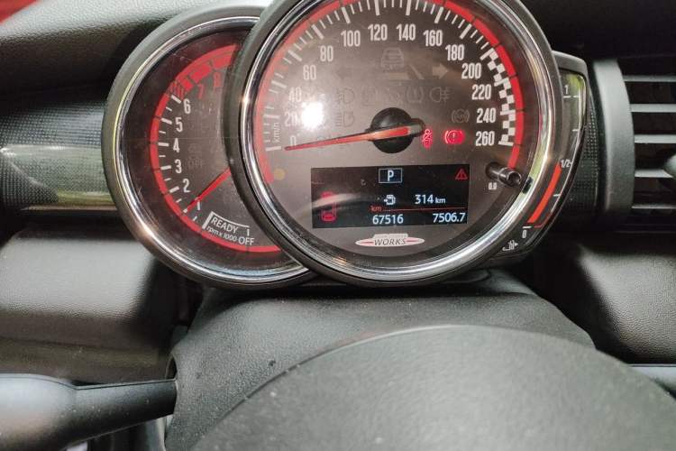 Used MINI JCW 2018 2.0T JOHN COOPER WORKS ALL-IN Odometer Close Up