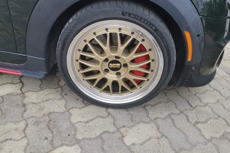 Used MINI JCW 2018 2.0T JOHN COOPER WORKS ALL-IN Right Front Wheel Hub