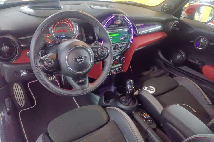 Used MINI JCW 2018 2.0T JOHN COOPER WORKS ALL-IN Interior 2