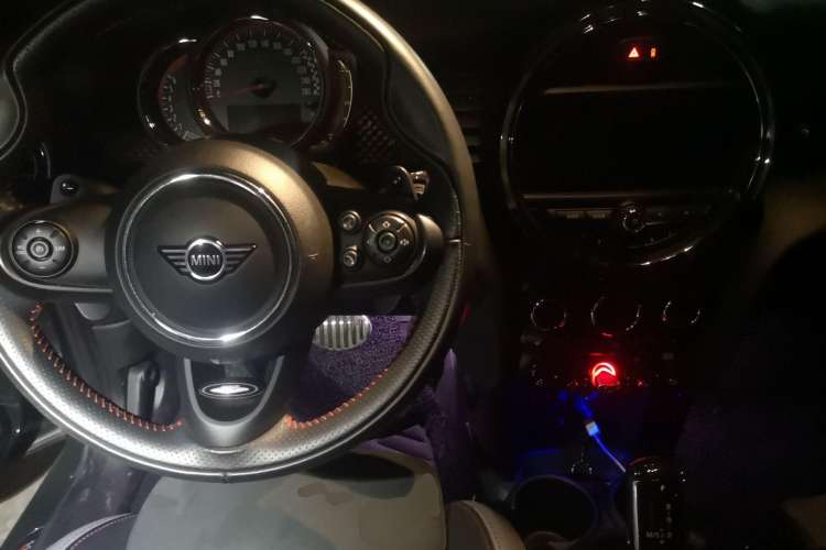 Used MINI JCW 2018 2.0T JOHN COOPER WORKS ALL-IN Center Console