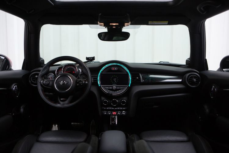 Used MINI JCW 2018 2.0T JOHN COOPER WORKS ALL-IN Interior 2