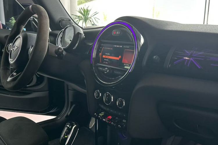 Used MINI JCW 2018 2.0T JOHN COOPER WORKS ALL-IN Interior 2