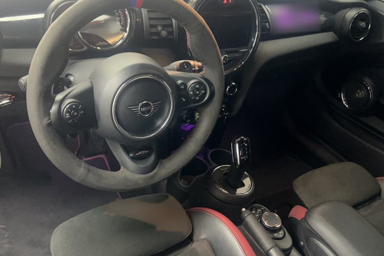 Used MINI JCW 2018 2.0T JOHN COOPER WORKS ALL-IN Interior 2