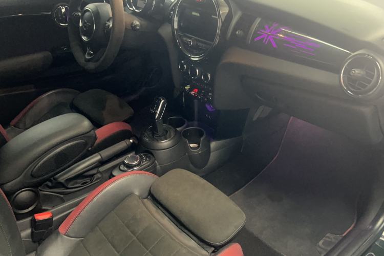 Used MINI JCW 2018 2.0T JOHN COOPER WORKS ALL-IN Interior 3