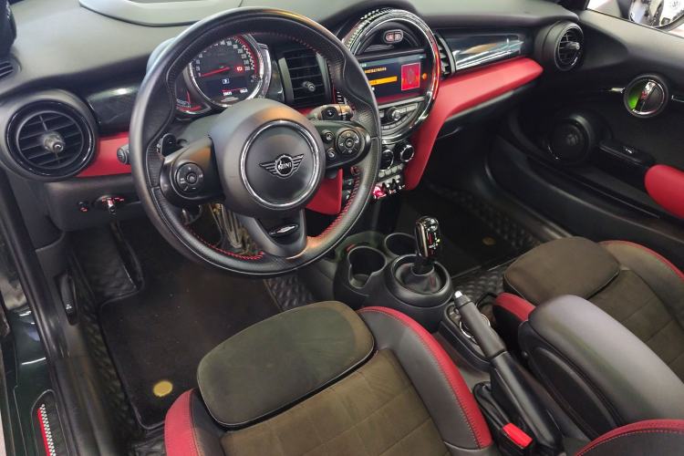 Used MINI JCW 2018 2.0T JOHN COOPER WORKS ALL-IN Interior 3