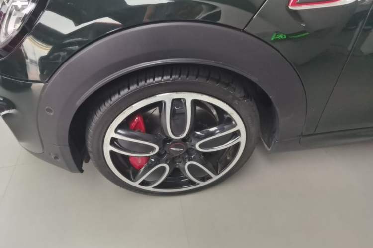 Used MINI JCW 2018 2.0T JOHN COOPER WORKS ALL-IN Left Front Wheel Hub