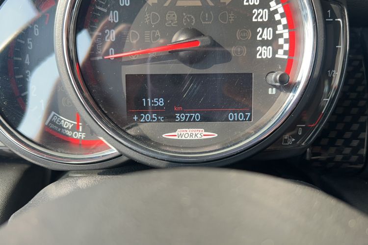 Used MINI JCW 2018 2.0T JOHN COOPER WORKS ALL-IN Odometer Close Up