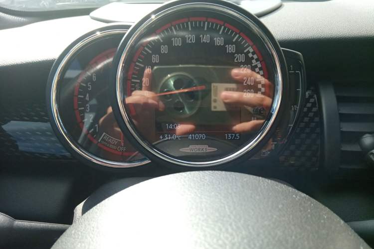 Used MINI JCW 2018 2.0T JOHN COOPER WORKS ALL-IN Odometer Close Up