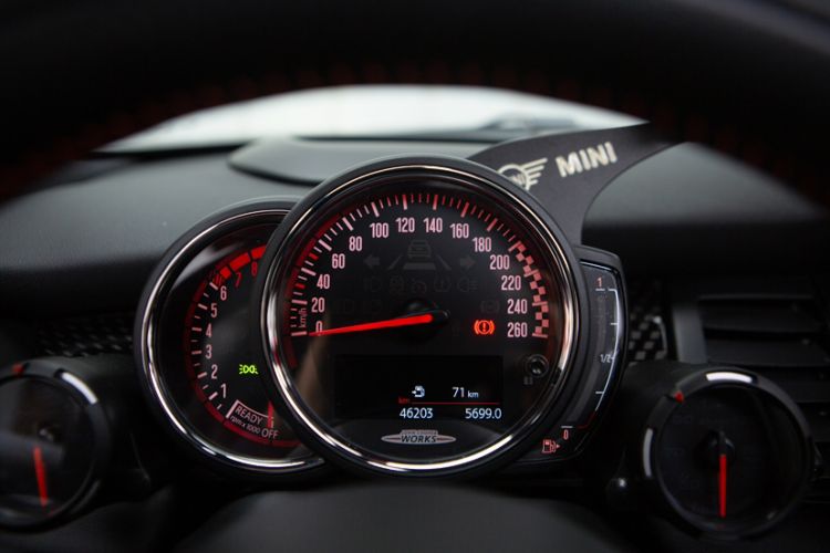 Used MINI JCW 2018 2.0T JOHN COOPER WORKS ALL-IN Odometer Close Up