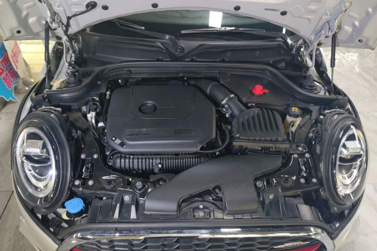 Used MINI JCW 2018 2.0T JOHN COOPER WORKS ALL-IN Engine Bay