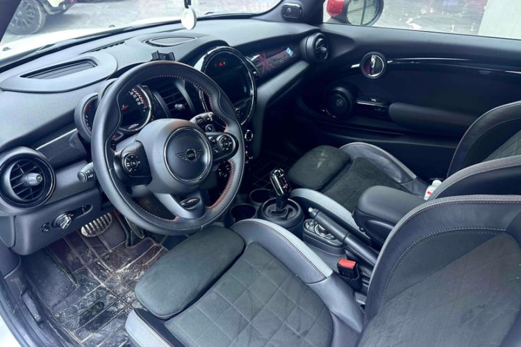 Used MINI JCW 2018 2.0T JOHN COOPER WORKS ALL-IN Interior 2