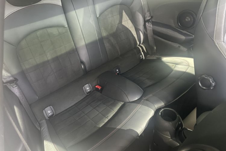 Used MINI JCW 2018 2.0T JOHN COOPER WORKS ALL-IN Interior 3