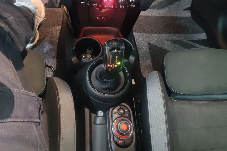 Used MINI JCW 2018 2.0T JOHN COOPER WORKS ALL-IN Interior 4