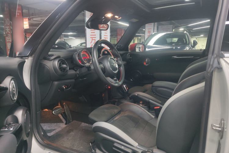 Used MINI JCW 2018 2.0T JOHN COOPER WORKS ALL-IN Interior 6