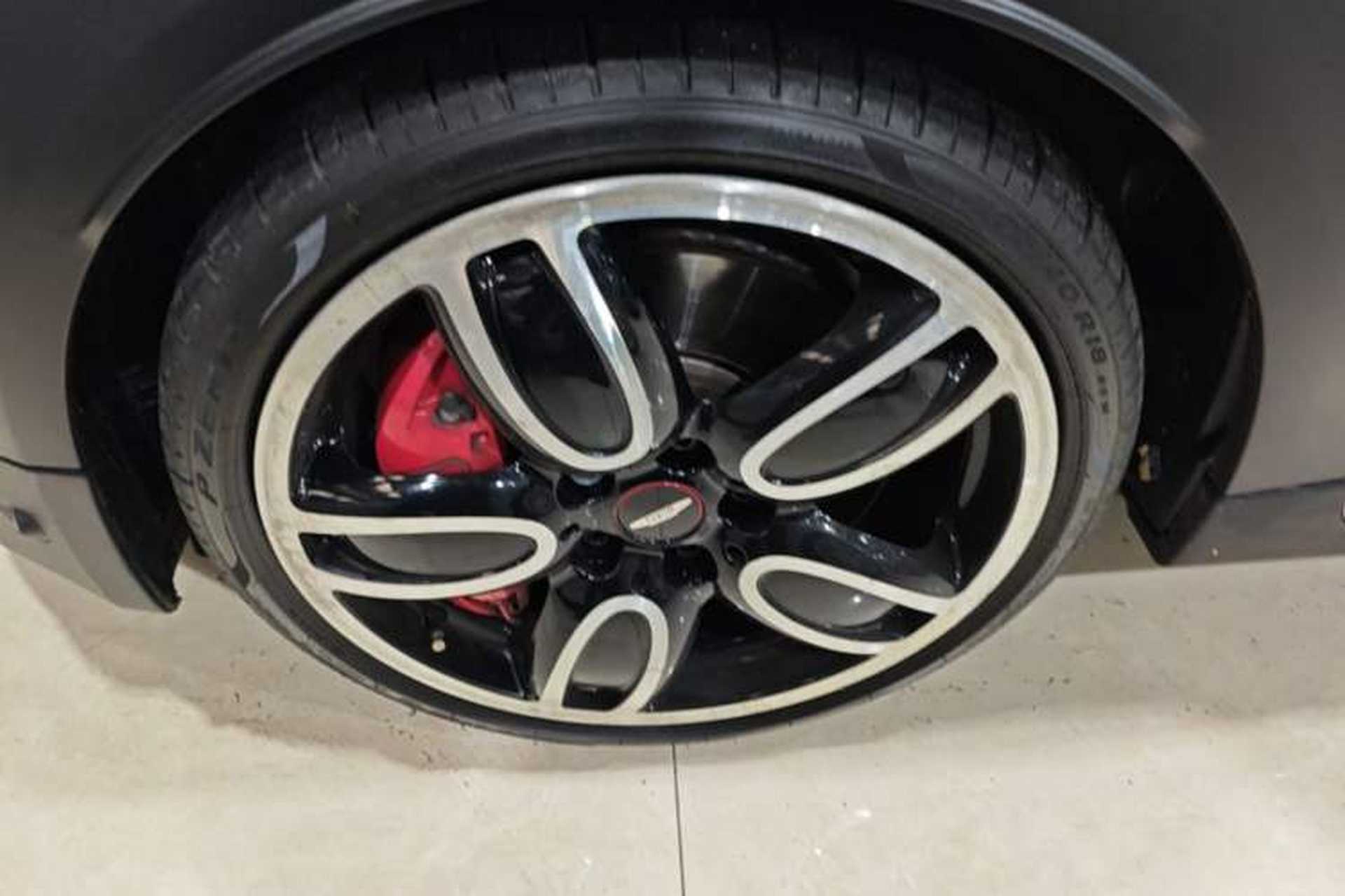 Used MINI JCW 2018 2.0T JOHN COOPER WORKS ALL-IN Left Front Wheel Hub