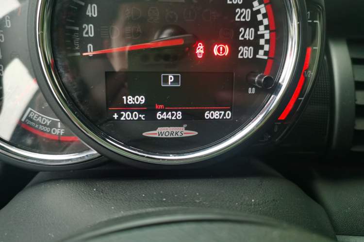 Used MINI JCW 2018 2.0T JOHN COOPER WORKS ALL-IN Odometer Close Up