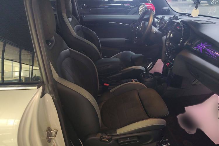 Used MINI JCW 2018 2.0T JOHN COOPER WORKS ALL-IN Right Front Seat