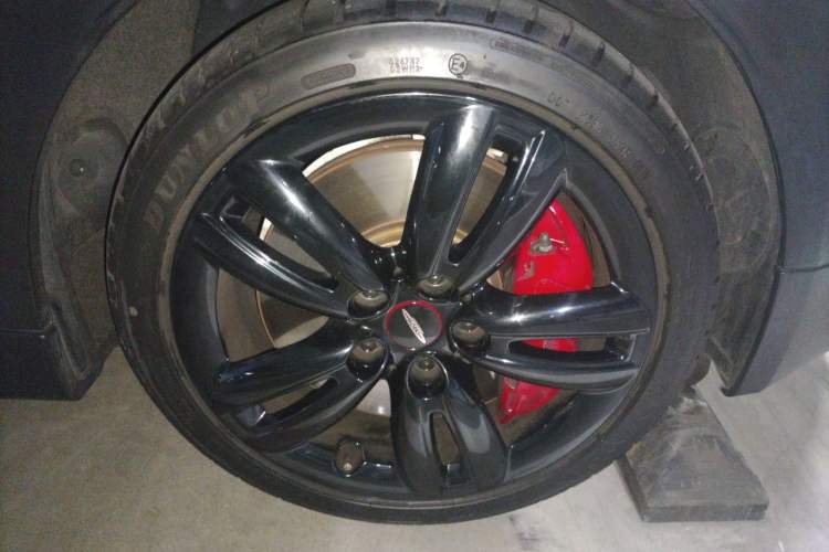 Used MINI JCW 2018 2.0T JOHN COOPER WORKS Right Front Wheel Hub