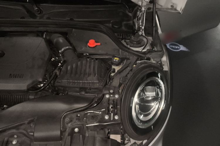 Used MINI JCW 2018 2.0T JOHN COOPER WORKS ALL-IN Engine Bay Left