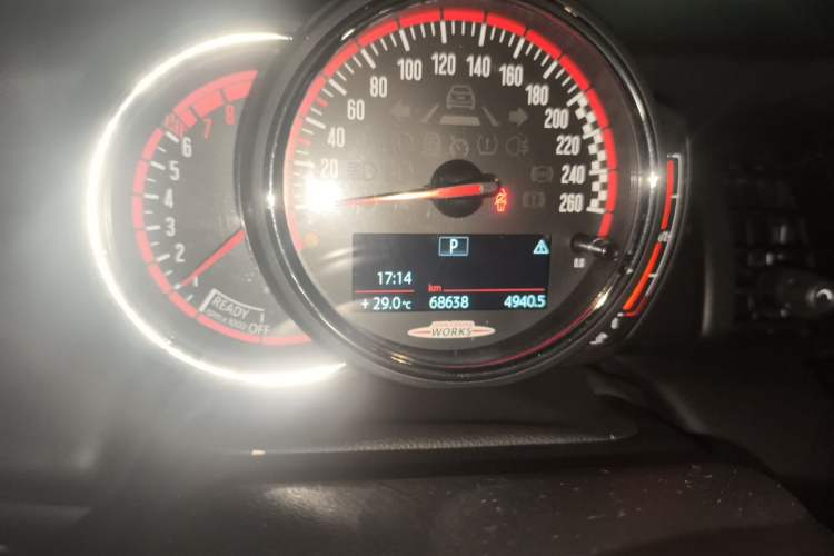 Used MINI JCW 2018 2.0T JOHN COOPER WORKS ALL-IN Odometer Close Up