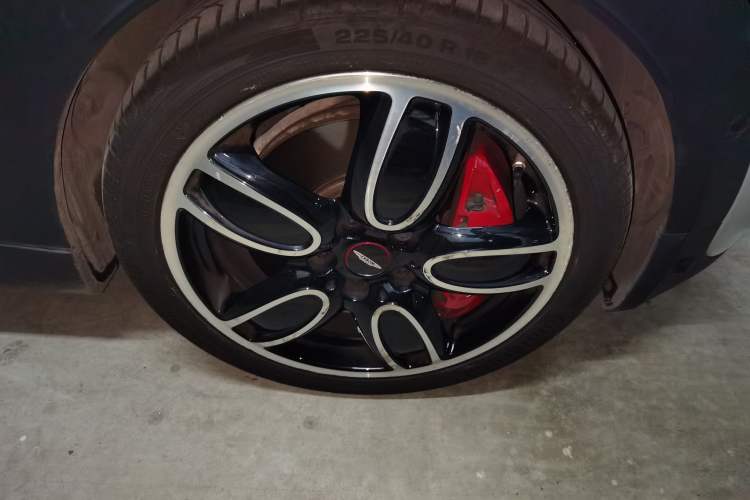 Used MINI JCW 2020 2.0T JOHN COOPER WORKS ALL-IN Right Front Wheel Hub