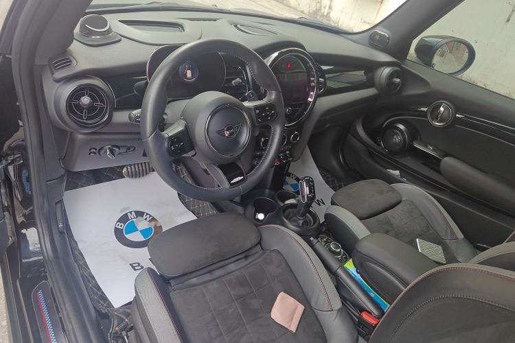 Used MINI JCW 2021 2.0T JOHN COOPER WORKS Center Console