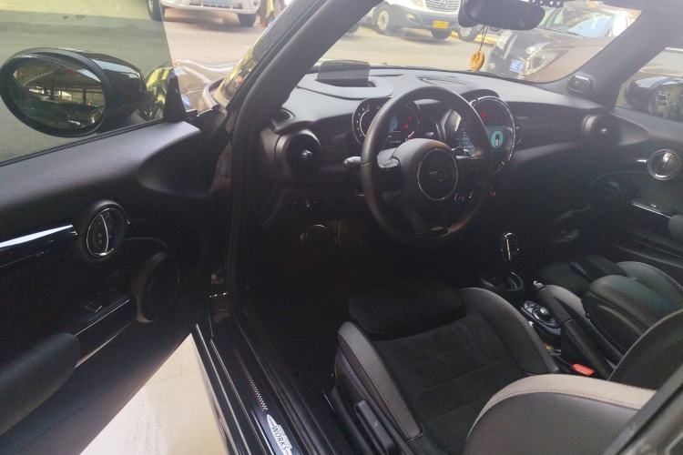 Used MINI JCW 2021 2.0T JOHN COOPER WORKS Interior 3