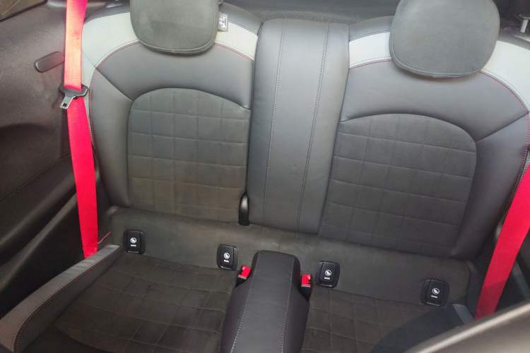 Used MINI JCW 2021 2.0T JOHN COOPER WORKS Interior 4