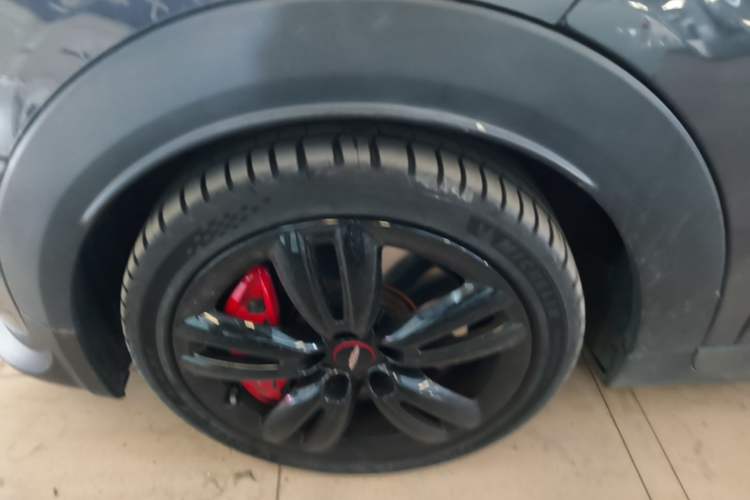 Used MINI JCW 2021 2.0T JOHN COOPER WORKS Left Front Wheel Hub