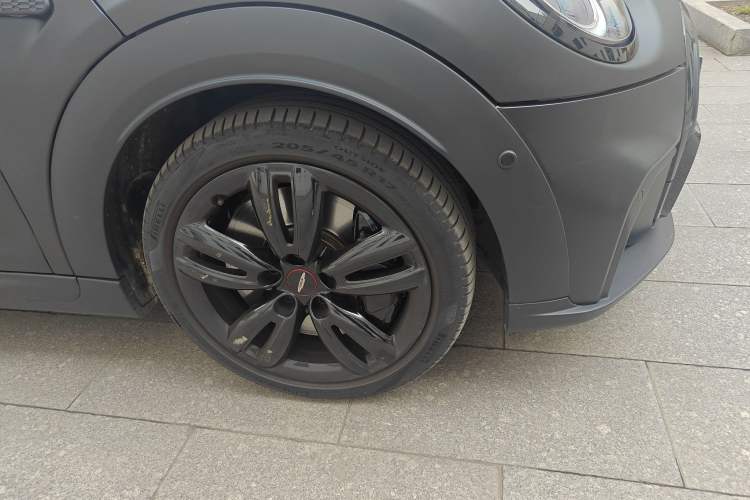 Used MINI JCW 2021 2.0T JOHN COOPER WORKS Right Front Wheel Hub