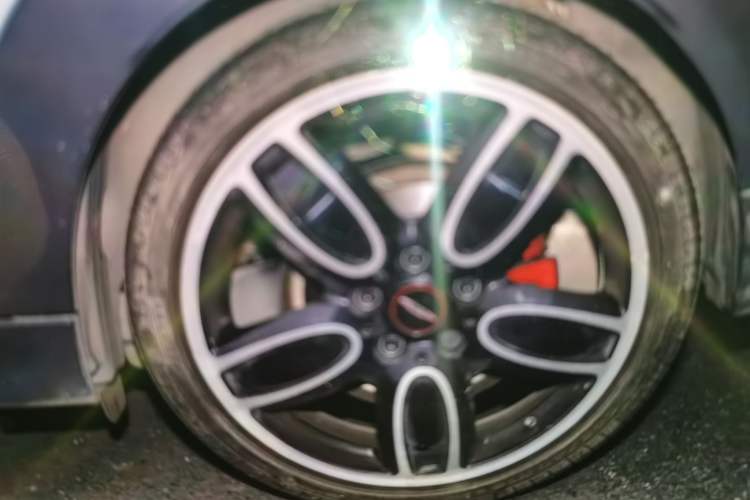 Used MINI JCW 2021 2.0T JOHN COOPER WORKS ALL-IN Right Rear Wheel Hub
