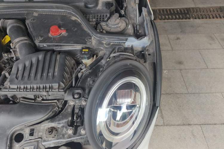 Used MINI JCW 2021 2.0T JOHN COOPER WORKS ALL-IN Engine Bay Left