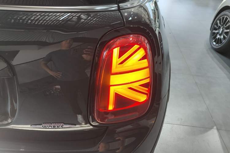 Used MINI JCW 2021 2.0T JOHN COOPER WORKS ALL-IN Exterior 3