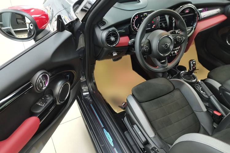 Used MINI JCW 2021 2.0T JOHN COOPER WORKS ALL-IN Interior 3