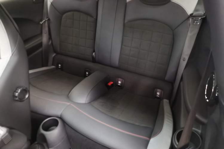 Used MINI JCW 2021 2.0T JOHN COOPER WORKS ALL-IN Interior 4