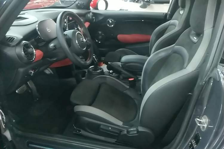 Used MINI JCW 2021 2.0T JOHN COOPER WORKS ALL-IN Left Front Seat