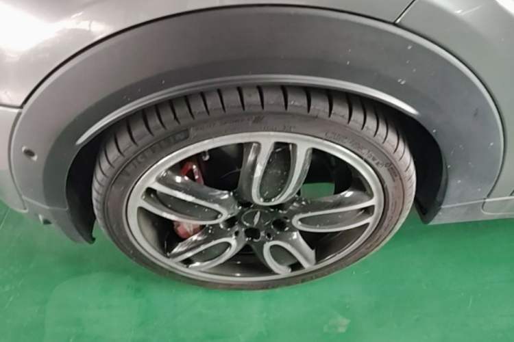 Used MINI JCW 2021 2.0T JOHN COOPER WORKS ALL-IN Left Front Wheel Hub