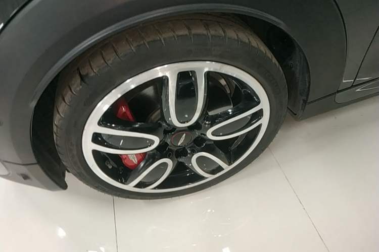 Used MINI JCW 2021 2.0T JOHN COOPER WORKS ALL-IN Left Front Wheel Hub