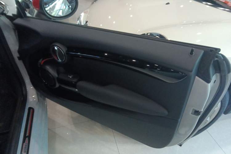 Used MINI JCW 2021 2.0T JOHN COOPER WORKS ALL-IN Right Front Door Interior