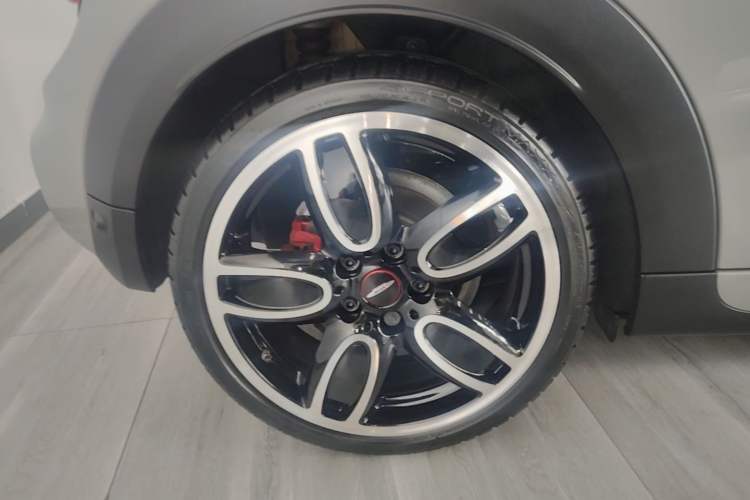 Used MINI JCW 2021 2.0T JOHN COOPER WORKS ALL-IN Right Rear Wheel Hub