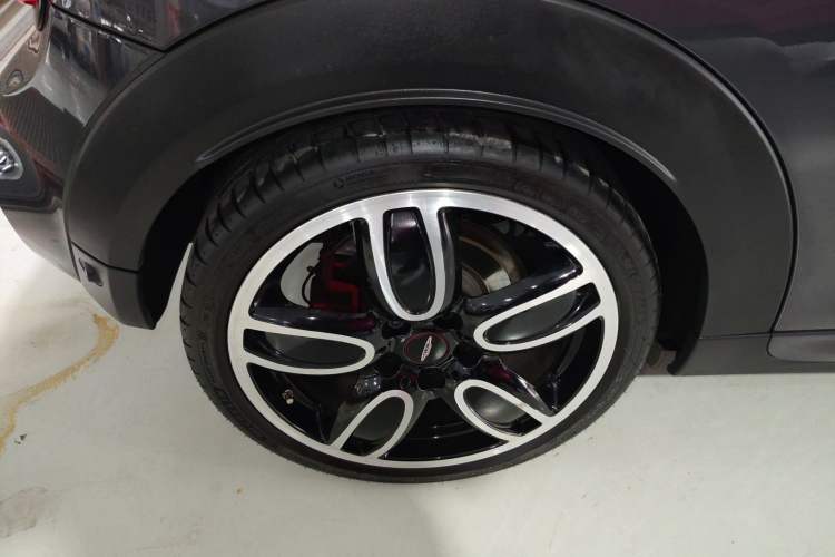 Used MINI JCW 2021 2.0T JOHN COOPER WORKS ALL-IN Right Rear Wheel Hub