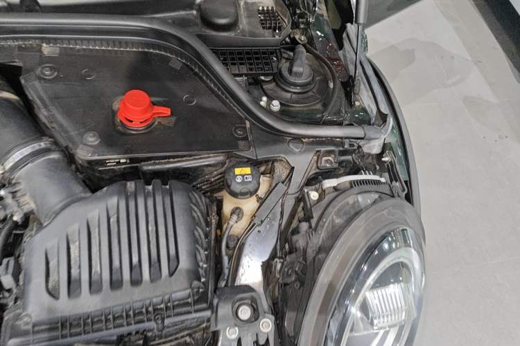 Used MINI JCW 2021 2.0T JOHN COOPER WORKS ALL-IN Engine Bay Left