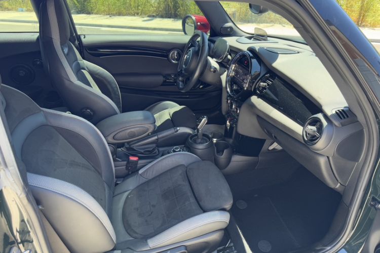 Used MINI JCW 2021 2.0T JOHN COOPER WORKS ALL-IN Interior 2