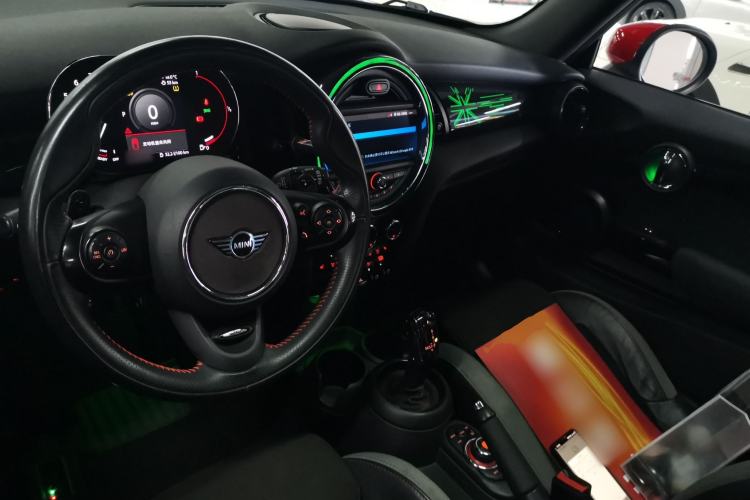 Used MINI JCW 2021 2.0T JOHN COOPER WORKS Center Console