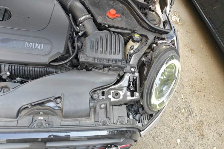 Used MINI JCW 2021 2.0T JOHN COOPER WORKS ALL-IN Engine Bay Left