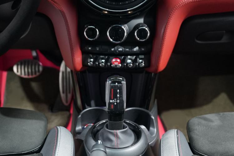 Used MINI JCW 2021 2.0T JOHN COOPER WORKS ALL-IN Interior 4
