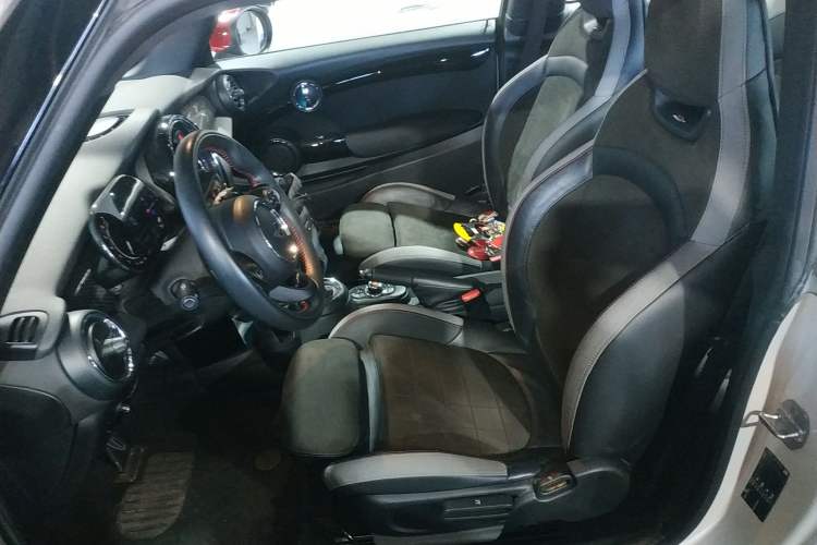 Used MINI JCW 2021 2.0T JOHN COOPER WORKS Left Front Seat