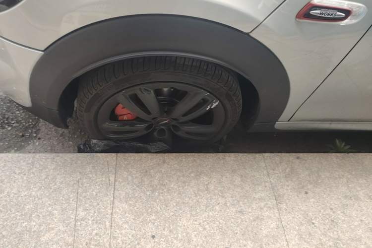 Used MINI JCW 2021 2.0T JOHN COOPER WORKS Left Front Wheel Hub